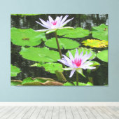 Weiße Lilien Leinwanddruck (Insitu (Holzboden))