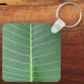 Weiße Linien mit grünem Leaf und Grafikdesign Schlüsselanhänger (Rückseite)