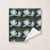 Weiße Lotus-Blume, botanisches Foto. Badhandtuch Set (Waschlappen)