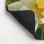 Weiße Lotus-Blume im Teich Mousepad (Ecke)