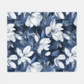 Weiße Magnolienmuster im Hintergrund, Fleecedecke (Vorderseite (Horizontal))