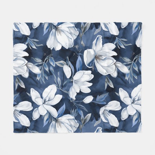 Weiße Magnolienmuster im Hintergrund, Fleecedecke (Vorderseite (Horizontal))