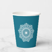 Weiße Mandala auf blauem Hintergrund Pappbecher (Rückseite)
