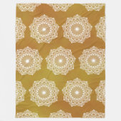 Weiße Mandala auf goldenem Hintergrund Fleecedecke (Vorderseite)