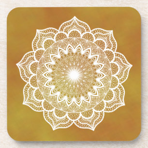 Weiße Mandala auf goldenem Hintergrund Getränkeuntersetzer