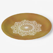 Weiße Mandala auf goldenem Hintergrund Pappteller (Schrägansicht)