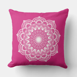 Weiße Mandala auf rosa Hintergrund Kissen