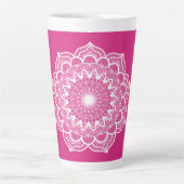 Weiße Mandala auf rosa Hintergrund Milchtasse (Vorderseite)