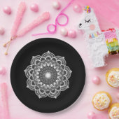 Weiße Mandala auf schwarzem Hintergrund Pappteller (Party)