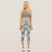 Weiße Mandala-Muster über farbenfrohe Juwelentöne Capri Leggings (Vorderseite)