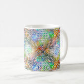 Weiße Mandala-Muster über farbenfrohe Juwelentöne Kaffeetasse (VorderseiteRechts)