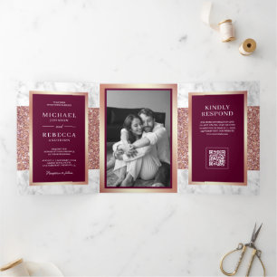 Weiße Marmor-Roségold-Magenta-QR-Code-Hochzeit Dreifach Gefaltete Einladung