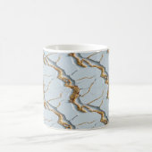 Weiße Marmortextur mit rissigen Goldadern Kaffeetasse (Mittel)