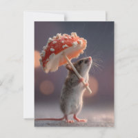 Weiße Maus mit einem Pilz als Schirm