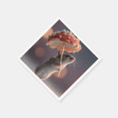 Weiße Maus mit einem Pilz als Schirm Serviette (Ecke)