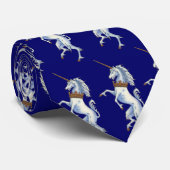 Weiße mittelalterliche tänzelnde Einhörner Krawatte (Gerollt)
