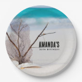 Weiße Muscheln an einem tropischen Strand zum Gebu Pappteller (Vorderseite)