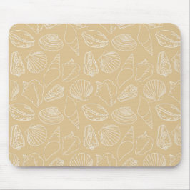 Weiße Muscheln auf sandfarbenem Beige Mousepad