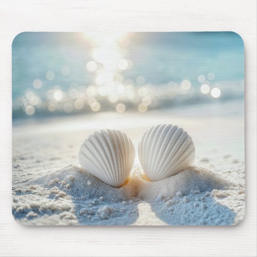 Weiße Muscheln im Ozean Sand Mousepad (Vorne)