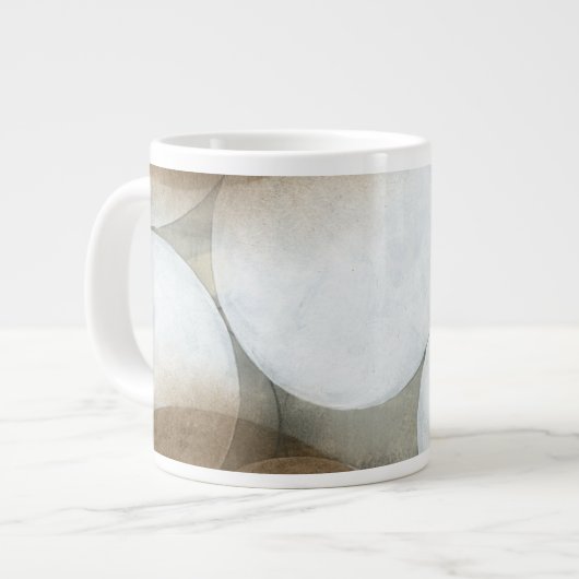 Weiße Orbs und braune Kreise Jumbo-Tasse (Vorderseite Links)