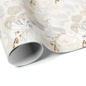 Weiße Orchideen auf einer hellen Creme  Geschenkpapier (Rolleneckpunkt)