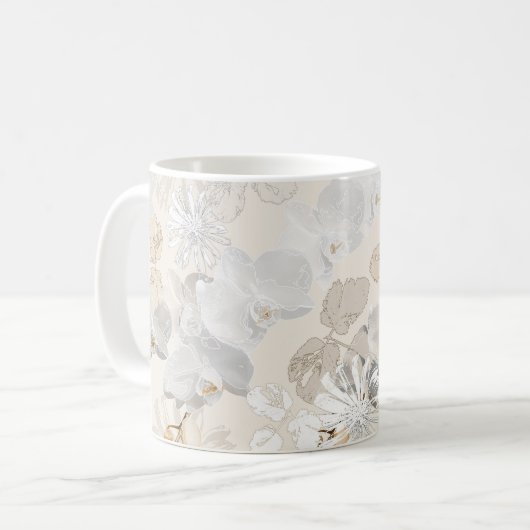 Weiße Orchideen auf einer hellen Creme   Kaffeetasse (Vorderseite Links)