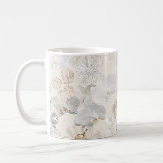 Weiße Orchideen auf einer hellen Creme   Kaffeetasse (Links)