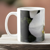 Weiße Orchideen aus Wasser Kaffeetasse