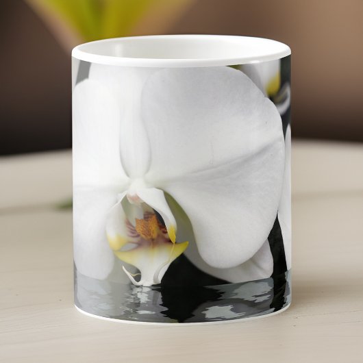 Weiße Orchideen aus Wasser Kaffeetasse