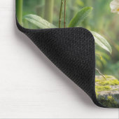 Weiße Orchideen und Bambus Mousepad (Ecke)