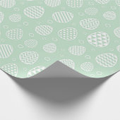 Weiße Ostereier auf grünem Hintergrund Geschenkpapier (Ecke)