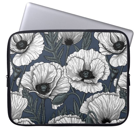 Weiße Pappchen auf der Marine Laptopschutzhülle (Vorderseite)