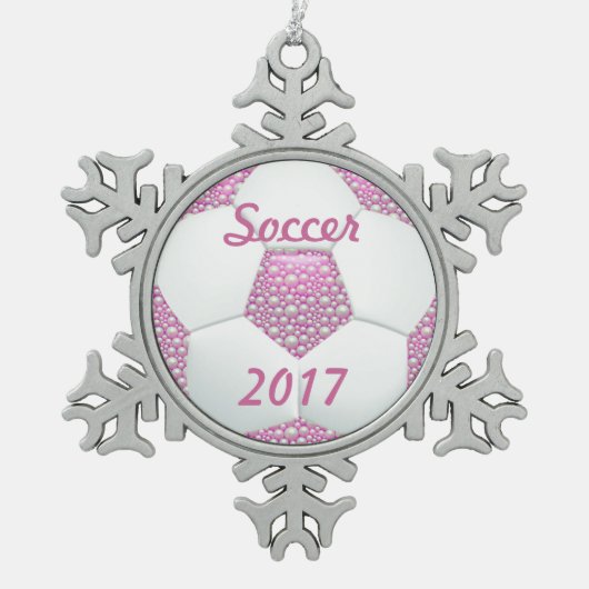 Weiße Perlen auf rosa Fußball Schneeflocken Zinn-Ornament (Vorderseite)