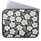 Weiße Perlen in Blumenmuster Laptopschutzhülle (Vorderseite)