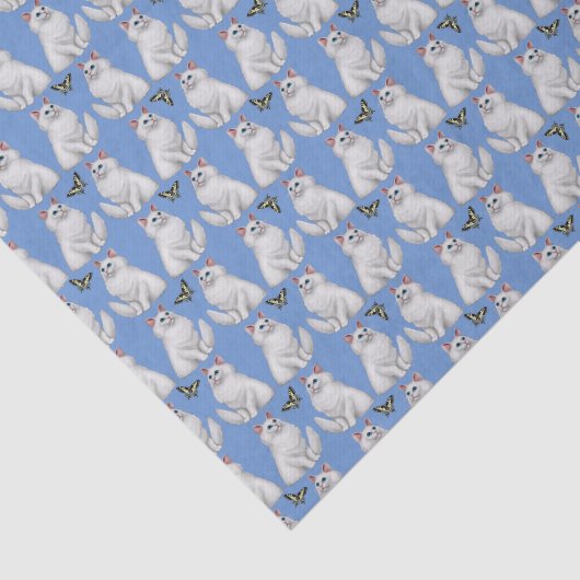 Weiße persische Katze mit Seidenpapier (Ausschnitt)