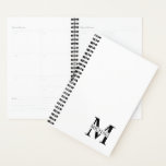 Weiße Personalisierte Monogramm und Name Planer<br><div class="desc">Planen Sie Ihre Tage stilvoll mit diesem Personalisierten Monogramm und Name Planner mit personalisierter schwarzer Monogramm im klassischen Serif-Schriftart-Stil mit einer Namensbox in der Mitte des Monogramms auf weißem Cover.</div>