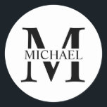 Weiße Personalisierte Monogramm und Name Runder Aufkleber<br><div class="desc">Personalisierte Monogramm- und Namensgeschenke mit personalisiertem schwarzem Monogramm im klassischen Serif-Schriftart-Stil mit Namensbox in der Mitte des Monogramms auf weißem Hintergrund.</div>