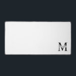 Weiße Personalisierte Monogramm und Name Schreibtischunterlage<br><div class="desc">Personalisierte Monogramm- und Name-Fvor-Tags verfügen über personalisierte schwarze Monogramm im klassischen Serif-Schriftart-Stil mit einer Namensbox in der Mitte des Monogramms auf weißem Hintergrund.</div>