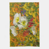 Weiße Pfeffer, die um die farbenfrohen Blume wachs Geschirrtuch (Vertikal)