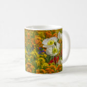 Weiße Pfeffer, die um die farbenfrohen Blume wachs Kaffeetasse (VorderseiteRechts)