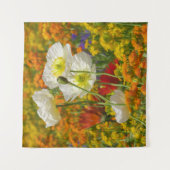 Weiße Pfeffer, die um die farbenfrohen Blume wachs Wandteppich (Vorderseite)