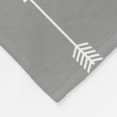 Weiße Pfeile auf Dove Grau mit Baby Pink Fleecedecke (Ecke)
