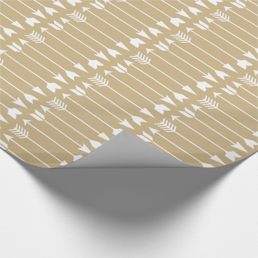 Weiße Pfeile auf klassischem kakifarbigem Geschenkpapier (Ecke)