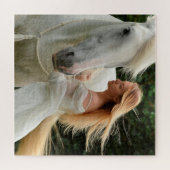 Weiße Pferdchen winden in Ihrem blonden Haar schwe Puzzle (Horizontal)