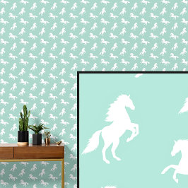 Weiße Pferde auf leicht weichem Grün Tapete