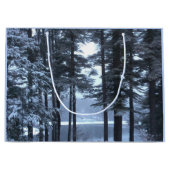 Weiße Pines in blauem Licht — Große Geschenktüte (Vorderseite)