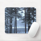 Weiße Pines in blauem Licht — Mousepad (Mit Mouse)