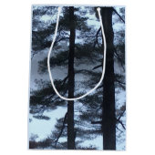 Weiße Pines in Blizzard Mittlere Geschenktüte (Rückseite)