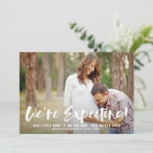 Weiße Pinselschrift Foto Schwangerschaft Ankündigu Ankündigung (Stehend Vorderseite)