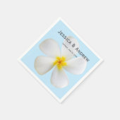 Weiße Plumeria auf blau, tropisch, floral, Napkins Serviette (Ecke)